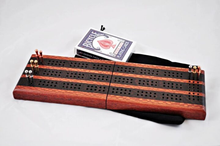 Compact Travel Cribbage 3 Player - Leopardwood & Wenge - Play