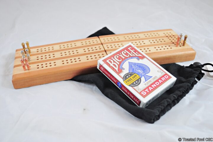 Travel Cribbage Board 3 Player - Black Cherry & Maple - Play