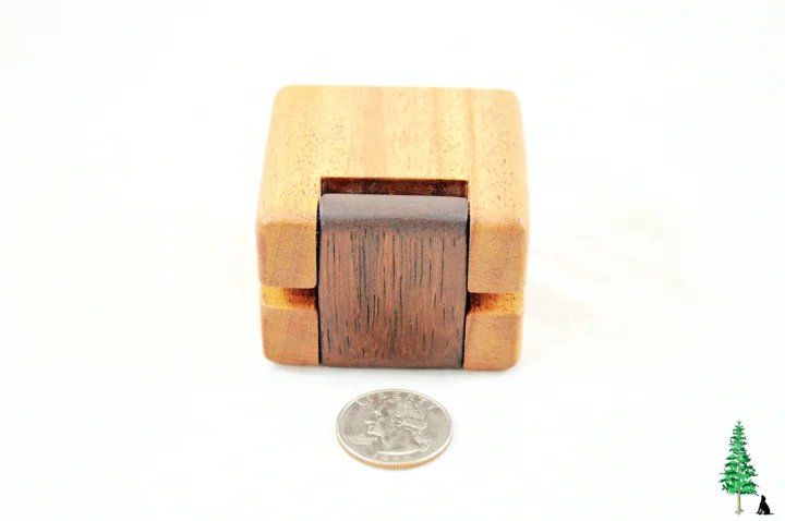 Ring Box - Khaya & Peruvian Walnut #176 - Hinge View