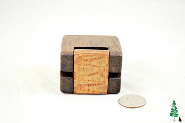 Ring Box - Peruvian Walnut & Lacewood #181 - Hinge View